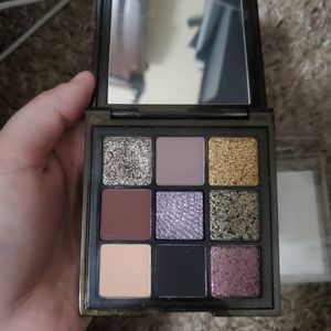 Huda beauty  wild Jaguar eye shadow palette